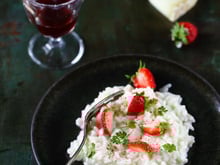 Risotto crémeux à l'Ossau-Iraty, fraises et piment d'Espelette
