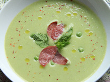 Soupe de petits pois au bacon et à la menthe