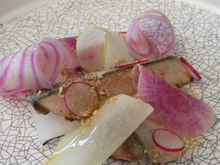 Maquereau, moutarde, racines et gomasio