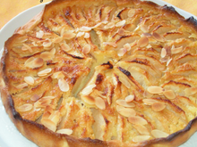 Tarte aux pommes normande et sa crème aux amandes