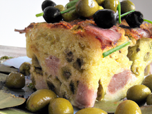 Cake lardons, fromage, olives vertes
