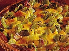 Clafoutis à la rhubarbe sur pâte à tarte maison