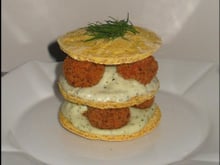 Mille-feuilles aux truffes de saumon sur sa crème de courgettes