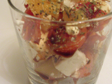 Salade de tomate au chorizo, féta et ananas