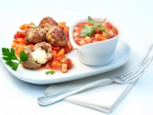 Boulettes hachées farcies et sauce aux légumes et gruyère AOC