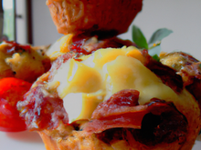 Muffin salé tomate fromage saucisson