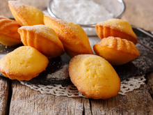 Madeleines maison : la recette inspirée de Nina Métayer aux 3 citrons pour un goûter acidulé