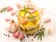 Ail confit à l'huile d'olive