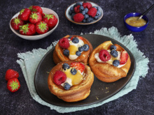 Mini dutch pancakes, crème de cheesecake et fruits frais