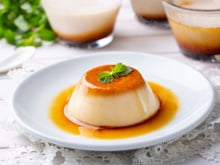 Envie d’un dessert vite fait, bien fait ? Voici notre recette de flan au caramel à faire au micro-ondes