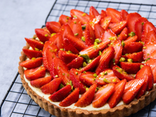 Granuleuse, liquide, tranchée : comment réussir votre crème pâtissière à la perfection pour votre tarte aux fraises ?