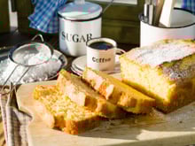 Gâteau au yaourt et blancs en neige