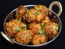 “Voilà de quoi égayer un apéro ! “ : François-Régis Gaudry partage sa recette de pakoras, de délicieux beignets de légumes indiens !