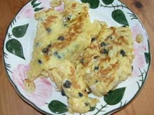 Omelette sucrée aux raisins et pain d'épice