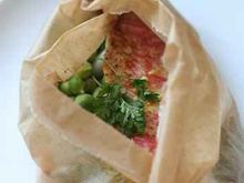 Papillotes de rouget aux légumes croquants & soupçon de rouille