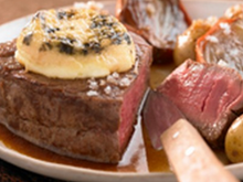 Filet de Charolais au Mâconnais, échalotes rôties, grenailles à la fleur de sel