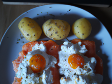 Pommes de terre au Cottage Cheese et aux œufs de saumon