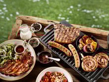 Barbecue : voici la liste des aliments à éviter de faire griller (et ceux à privilégier)