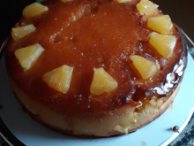 Gâteau vanillé à l'ananas caramélisé