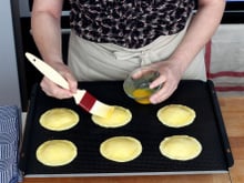 Four combiné vapeur : grille, plaque, plaque perforée, quand utiliser l’une ou l’autre ?