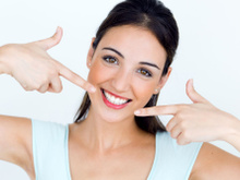 Trois astuces « dents blanches » toutes bêtes mais étonnantes