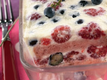 Tiramisu au pain de mie et fruits rouges maison