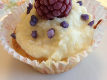 Cupcakes chocolat blanc, violette et framboise