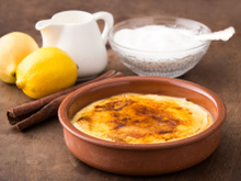 Cyril Lignac partage sa recette de la crème brulée à faire directement… à l’intérieur d’un citron !