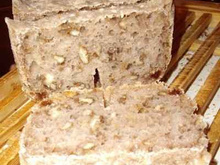 Pain aux noix et aux raisins