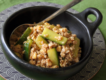 Porc au concombre et à l'œuf