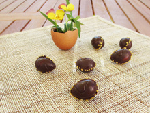 Petits œufs au chocolat, fourrés à la crème de citron