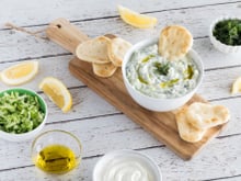 Comment faire un tzatziki de courgettes, le dip qui va vous suprendre !