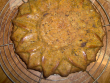 Gâteau aux carottes, raisins et noisettes