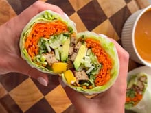 Comment faire un rouleau de printemps géant parfait pour un déjeuner sain et complet à emporter ?