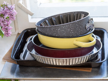 Comment la couleur de vos moules impacte-t-elle la texture de vos gâteaux maison ?