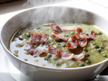 Soupe de pois cassés et lardons fumés