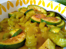 Courgette crue version curry vert