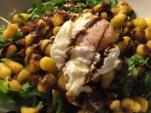 Salade roquette & gnocchis