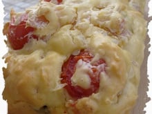 Cake tomates cerises, blanc de dinde, olives vertes