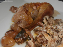 Pintade au foie gras et aux raisins, macis et pleurotes