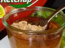 Soufflé carnivore au ketchup