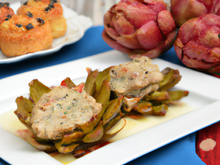Grenadins de porc au Roquefort sur fonds d'artichauts