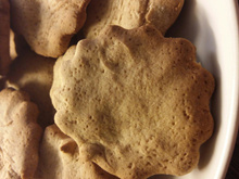 Petits sablés au miel et à la cannelle 