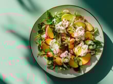 Encore mieux que le vinaigre balsamique, j’ajoute ce condiment dans toutes mes salades et c’est divin !