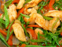 Wok de poulet sauté au saké et noix de cajou