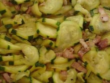 Courgettes cuisinées aux lardons