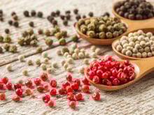 Poivre blanc, noir, vert ou rouge : lequel choisir ?