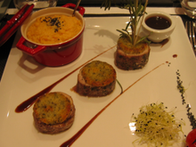 Veau en croûte de brebis sésame romarin et polenta crémeuse