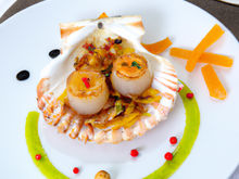 Noix de St Jacques sur lamelles de poivrons confits
