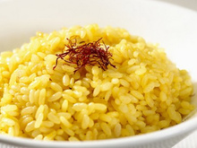 Riz au safran, noix et cannelle